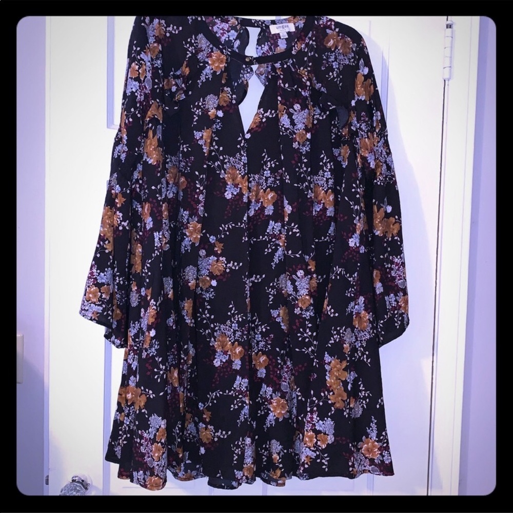 [umgee] peek back flowy dress